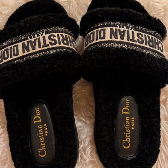 Slipper - Picture 1 of 6